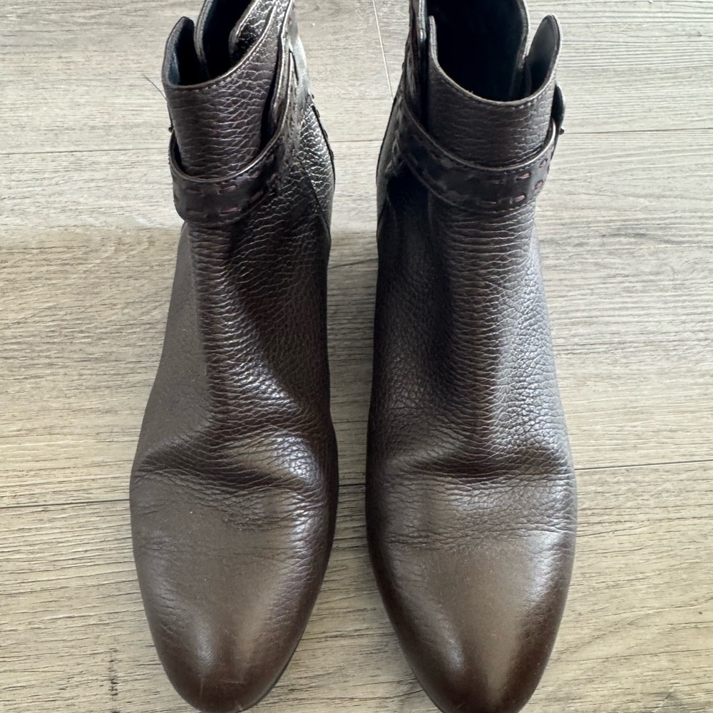 TODβS brown leather ankle boot size 38